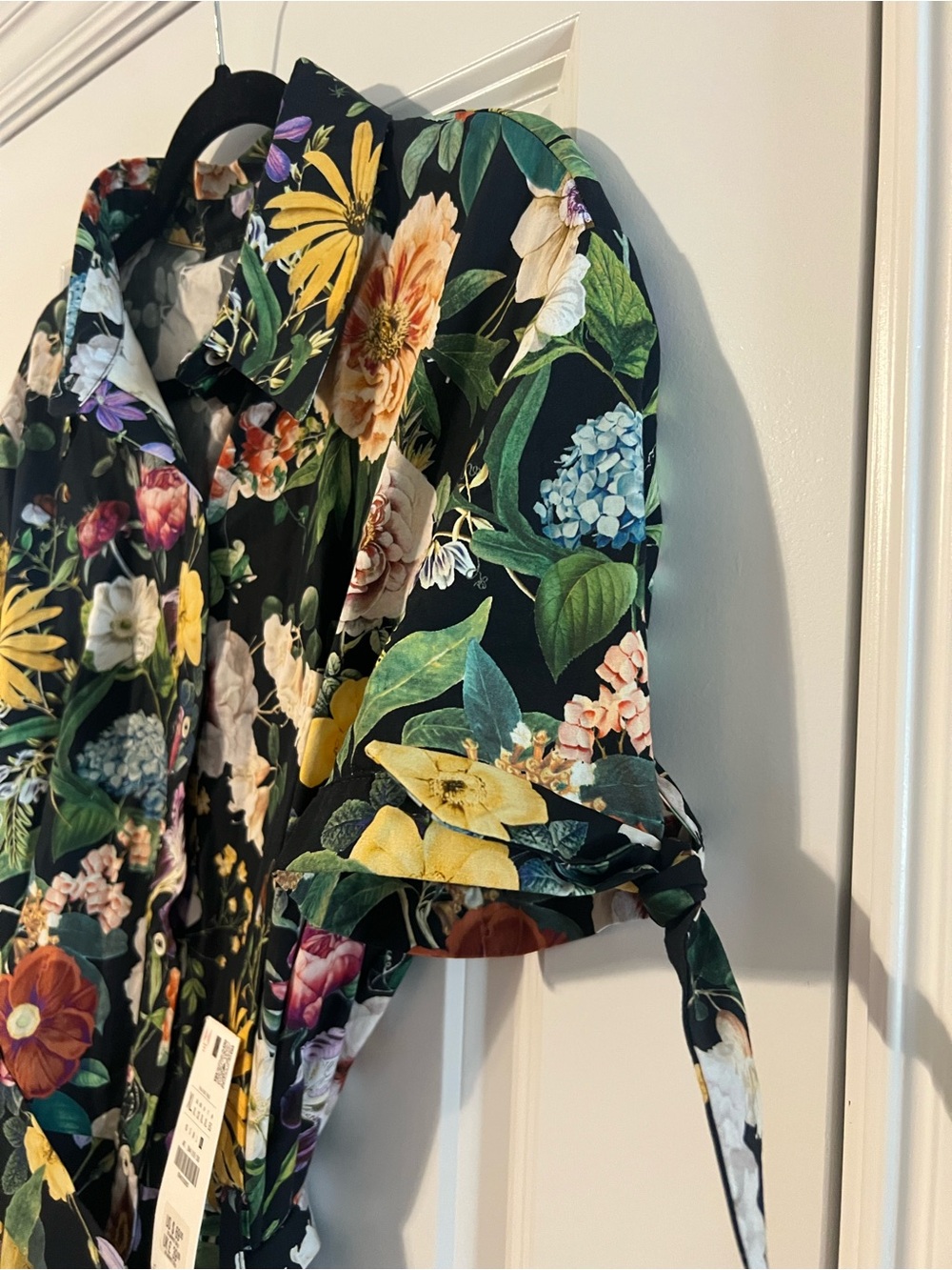 Floral Button-Front Black Floral Midi Dress with Belt - Picture 5 of 8